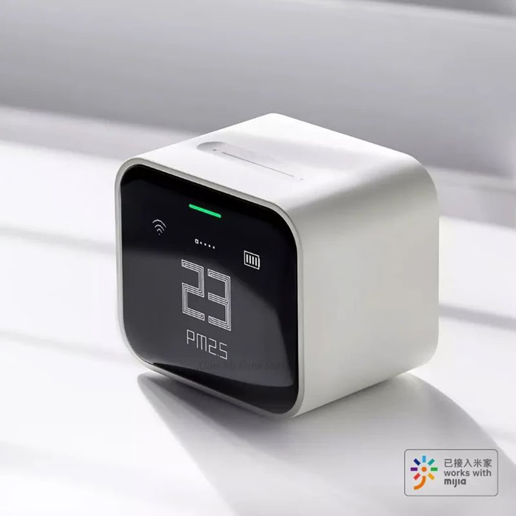Smart PM2.5 Air Quality Monitor with Touchscreen Display